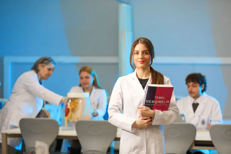Bourse sanitaire et sociale : aide d&rsquo;études et demande