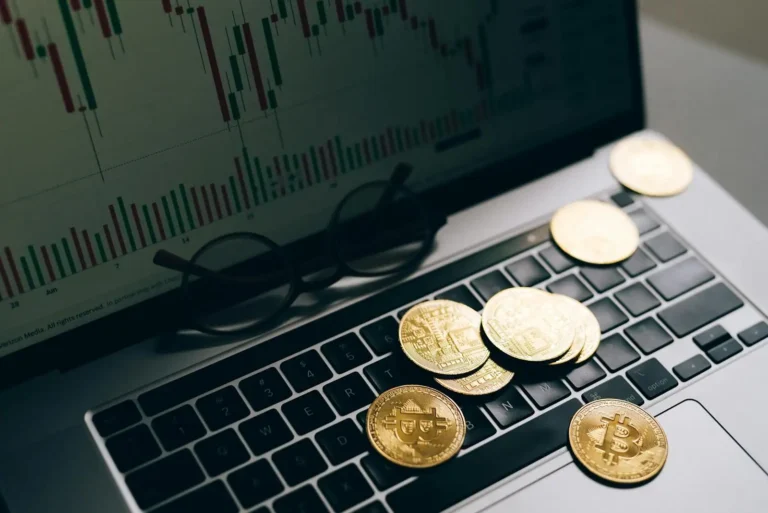 Cryptomonnaie : comprendre son fonctionnement, ses usages et ses risques