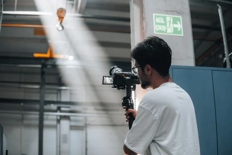 Freelance dans le film : indépendant ou intermittent ?