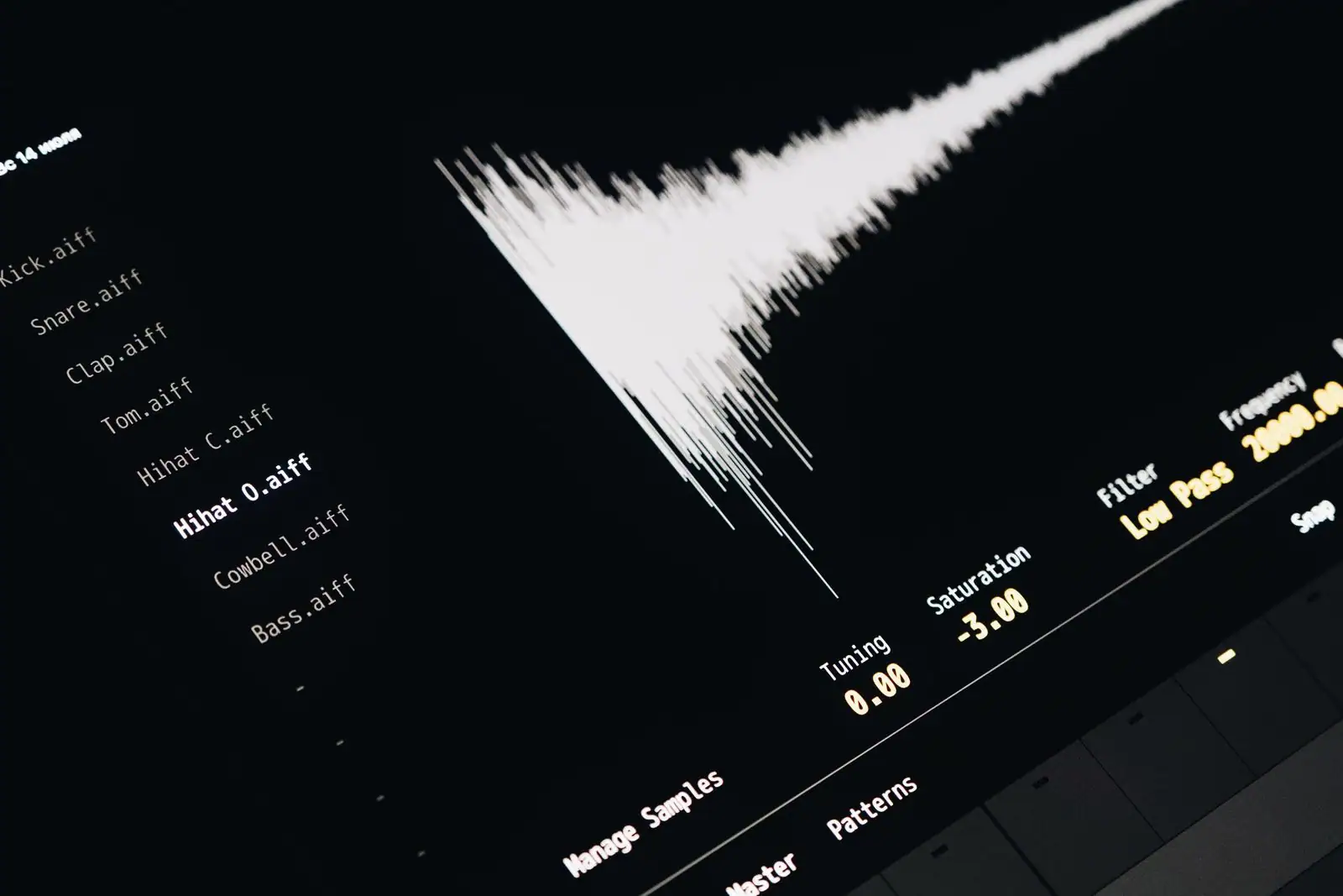Forme d'onde audio affichée dans un logiciel d'édition sur un écran d'ordinateur