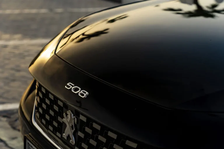 Relation client Peugeot : qui contacter et comment être efficace