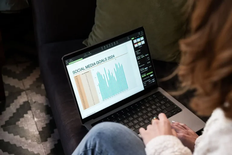 Freelance marketing digital : compétences, démarrage, tarifs